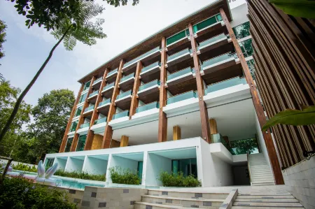 Luxtalay Khanom Hotel