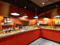 B&B HOTEL Wuppertal-City - Aamiainen