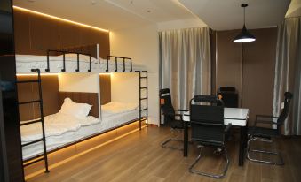 Lvliang Jijing E-Sports Hotel