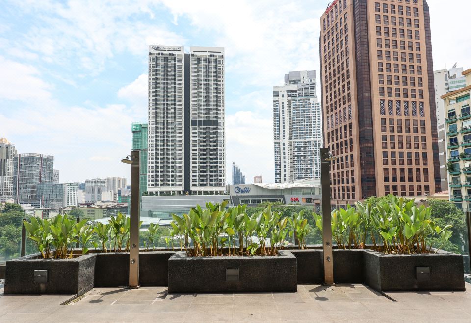 3. Kuala Lu..