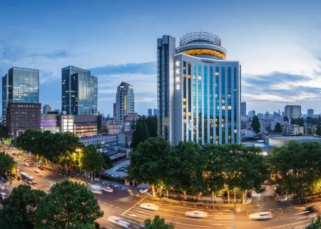 Lakeview Xuanwu Hotel Отели рядом с достопримечательностью «Xuanwu Lake Scenic Area»