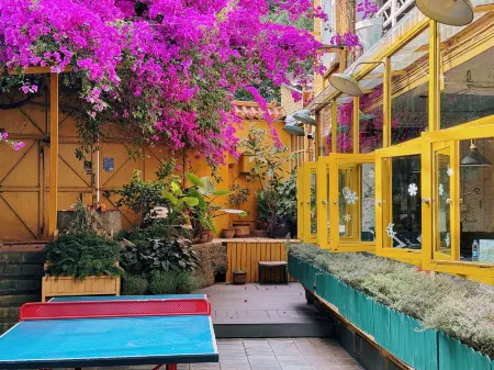 Cloudland International Youth Hostel Отели рядом с достопримечательностью «Geological Resources and Engineering Postdoctoral Floating Station of Kunming University of Science and Technology»