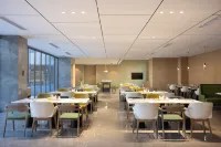 FUNYARDHOLIDAYHOTELCHENGDUHUATZHOUNEWTOWN - 朝食