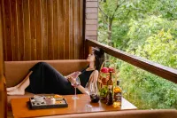 Qingqiu Tree House Forest Oxygen Bar Holiday Homestay Hotel in zona Jiuding Long Pond