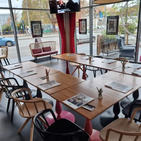 Ibis Styles Genève Carouge Отели рядом с достопримечательностью «Парк Бертран»