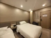 Mo Fashion Hotel (Zhangyicun) Hotels near Joy Water Rubik