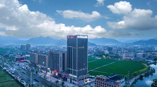 Homeinn Plus Hotel (Wenzhou Yueqing Hongqiao Yueqing East Station) - parkir