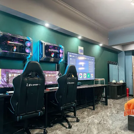 Luoyang iw E-sports Hotel (Baolong Plaza Branch)