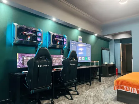 Luoyang iw E-sports Hotel (Baolong Plaza Branch)