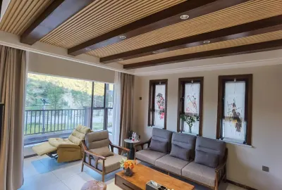 Altai Riverside Shanfeng Homestay (Jiangjunshan International Ski Resort) Các khách sạn ở Altay