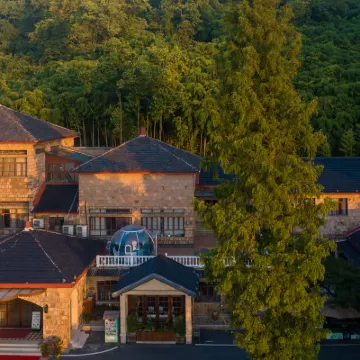 皇后飯店（莫幹山風景區店） 鄰近莫干山風景區-滴翠潭的酒店