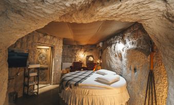 Saliche Cave Suite