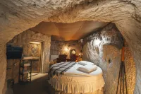 Saliche Cave Suite Hotels in Nar