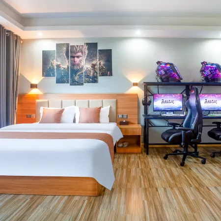 Qishi E-Sports Hotel (Deyang Confucian Temple Square)