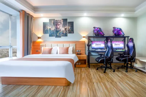 Qishi E-Sports Hotel (Deyang Confucian Temple Square)