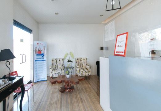 RedDoorz near SM Calamba 객실