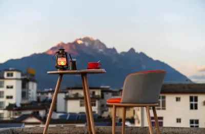 Holly Courtyard · Tranquil | Holly Hotel Mountain and Snow Resort Hotels near World Heritage Park, Lijiang