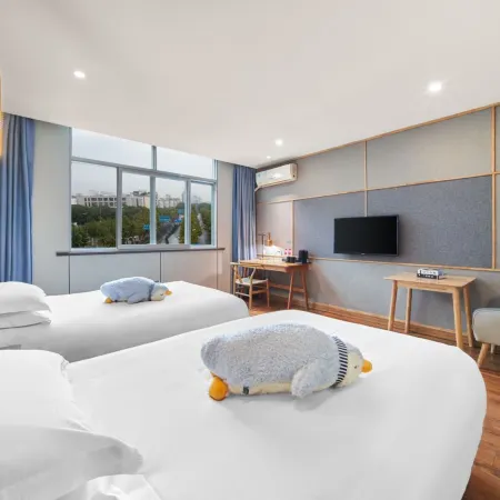 Ninghai jinzhongliuyi business hotel