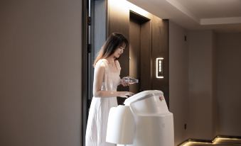 CNHOL RADIENT  HOTEL (Shenzhen International Convention and Exhibition Center Branch)