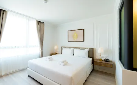 B2 Grand Nimman Premier Hotel Отели рядом с достопримечательностью «Huaykaew Road»