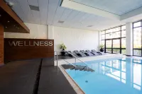 Van der Valk Hotel Schiphol - Kolam Renang