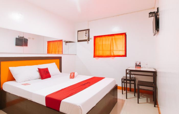 RedDoorz @ El Runway Hotel Bulacan