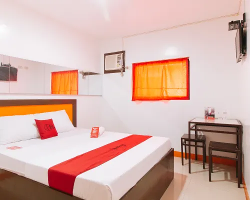 RedDoorz @ El Runway Hotel Bulacan Hotels in Plaridel