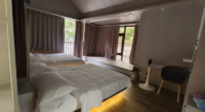 瀘水臘娜瓦底民宿（老虎灘歡樂田園景區店）