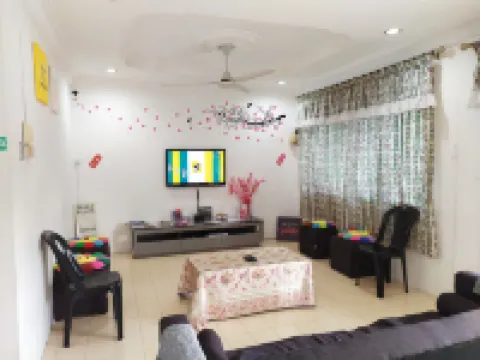 H Homestay Sibu - Semi D 1000Mbps (1Gbps) Wifi, Astro & Private Parking!