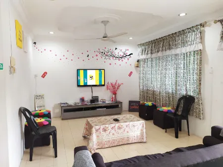 H Homestay Sibu - Semi D 1000Mbps (1Gbps) Wifi, Astro & Private Parking!