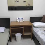 Hostel 24 Backpacker - Bed and Breakfasts
