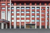 Homeinn Selected Hotel (Aksu Railway Station Jiefang South Road) Hotels near No.2 Middle School Gymnasium