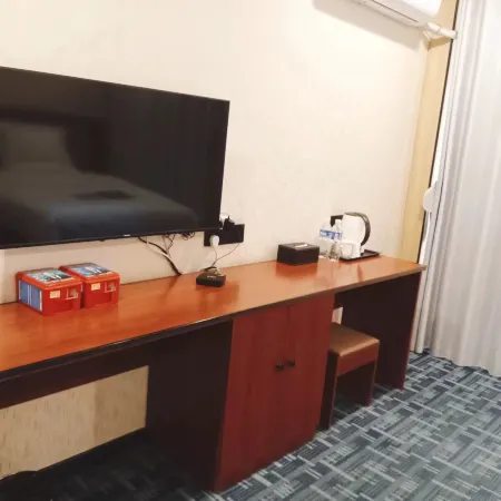 Holiday Inn 365, Luxian County Các khách sạn ở Huyện Lam