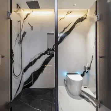 QI hotel