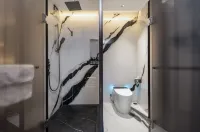 QI hotel