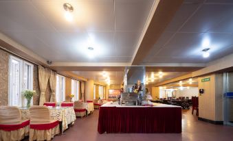 Yuxi Longma Express Hotel