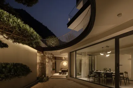 Mountain Bliss · Whispering Haven Healing Hideaway (Anji Cloud Grasslands Branch) Отели рядом с достопримечательностью «Chuancun»