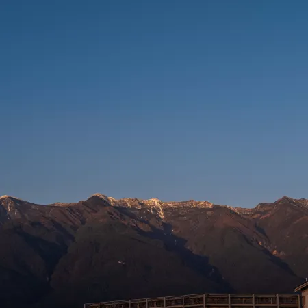 Mountain and Sea (Dali Old City Branch)
