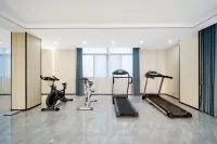 Cloud Holiday Hotel (Zhangzhou Changtai Hello Plaza Store)