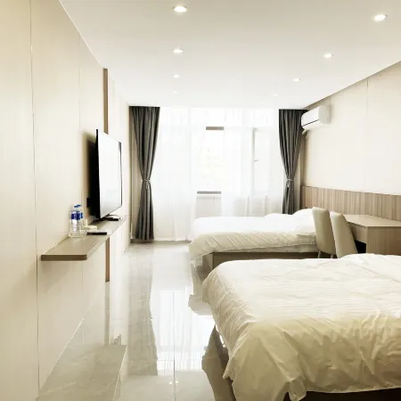 Yibaijia Express Hotel