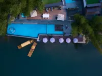 Riverside Paradise Hotel (Lijiang River Branch) Hotels in Welfare Ancient Town Scenic Spot