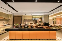 โรงแรมโฮมอินน์ พลัส (สถานีฮาร์บินเวสต์ สถานีรถไฟใต้ดินมหาวิทยาลัยเฮยหลงเจียง)