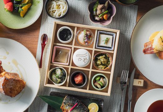 4. 더 게이트 호텔..