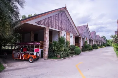 Ruentara Resort & Villa Hotels near Thai Watsadu