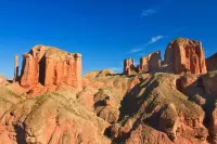 Yilu Harbor Hotel (Linze colorful Danxia store) - Mountain view
