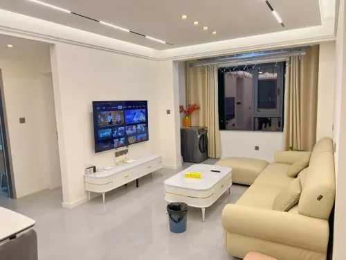 Family style suite homestay (Luohe Rongchuang Zhiguang Branch)