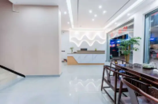 Chayu Hongsheng Hotel