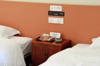 Floral Hotel·Huashan Shiyu Homestay (Yining Station & Yining Airport Branch) Các khách sạn ở Y Ninh