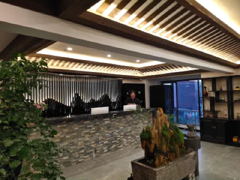 Junyi Hotel (Shijiazhuang Mixc Xinbai Square Subway Station Branch) Отели в г. 