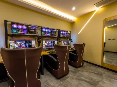Lu'an Polar E-sports Hotel (Shangzhidu Branch) Hotel dekat West Anhui University Urban Construction and Environment Department